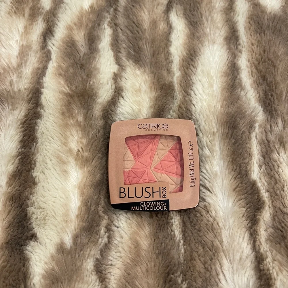 Catrice Blush Box Glowing + Multicolour in 010 Dolce Vita